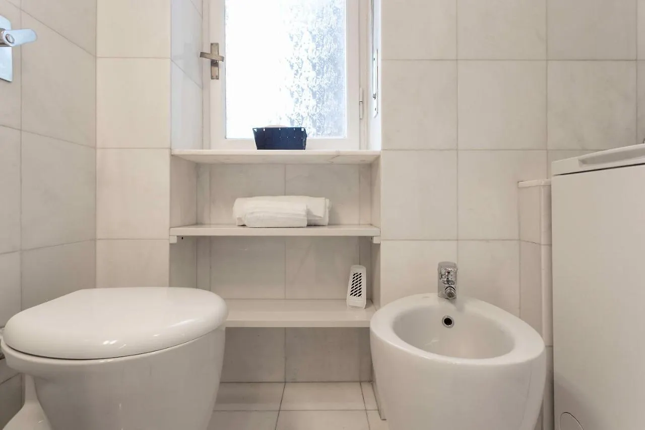 Luna Homes - Studio In Corso Sempione Milan 0*,